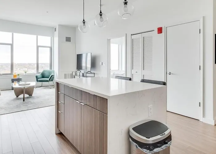 Landing - Modern With Amazing Amenities Oak Park